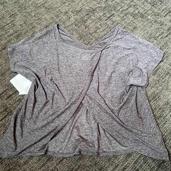 NWT Beyond yoga Black easy does it tee - Picture 2 of 7
